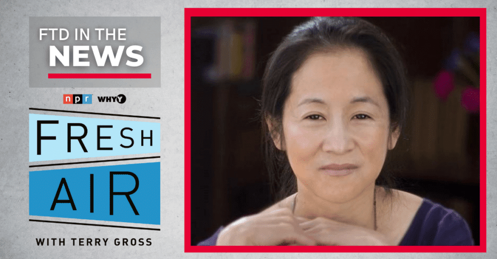 Romanförfattaren Julie Otsuka delar mammas resa med FTD på podcasten "Fresh Air" - WEB FB LI TW Novelist Julie Otsuka Shares Mother’s Journey with FTD on “Fresh Air” Podcast - WEB FB LI TW