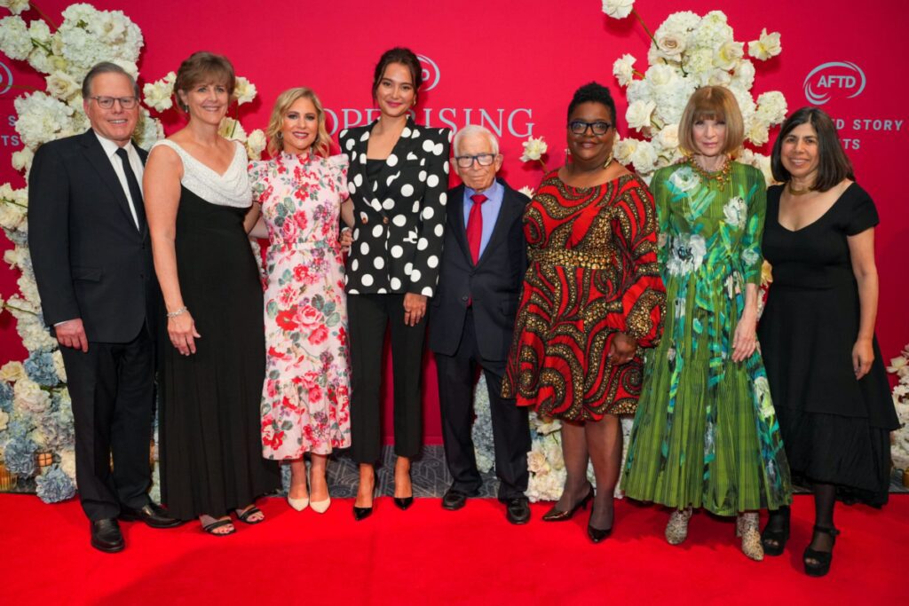 NEW YORK, NEW YORK - MARCH 14: David Zaslav, Susan L-J Dickinson, Kristin Holloway, Emma Heming Willis, Donald Newhouse, Rita Choula, Anna Wintour and Kathy Mele attend AFTD's 2023 Hope Rising Benefit at The Ziegfeld Ballroom on March 14, 2023 in New York City. (Photo by Sean Zanni/Getty Images for AFTD)